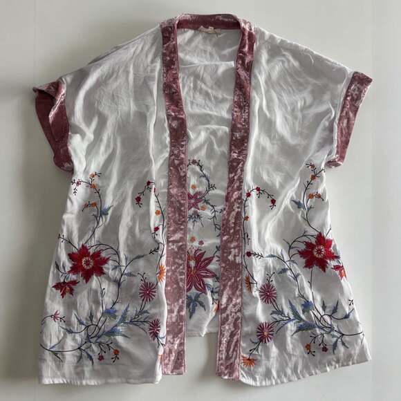 Entro Sweaters - Entro White Floral Embroidered Velvet Trim Kimono Cardigan S